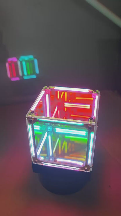 LED Infinity Cube – Abyss Mirror Light for Figure Display